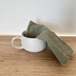 La feuille en plumetis sauge